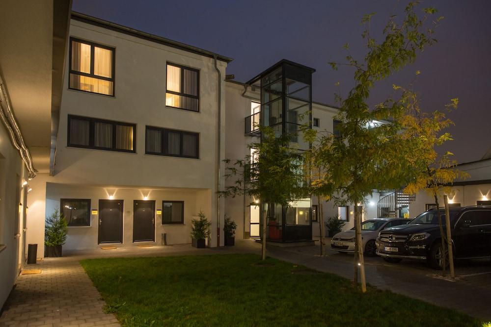 Goethe Hotel Messe By Trip Inn Frankfurt am Main ภายนอก รูปภาพ