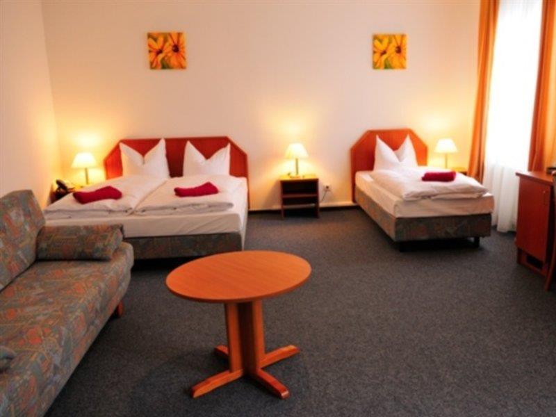 Goethe Hotel Messe By Trip Inn Frankfurt am Main ภายนอก รูปภาพ