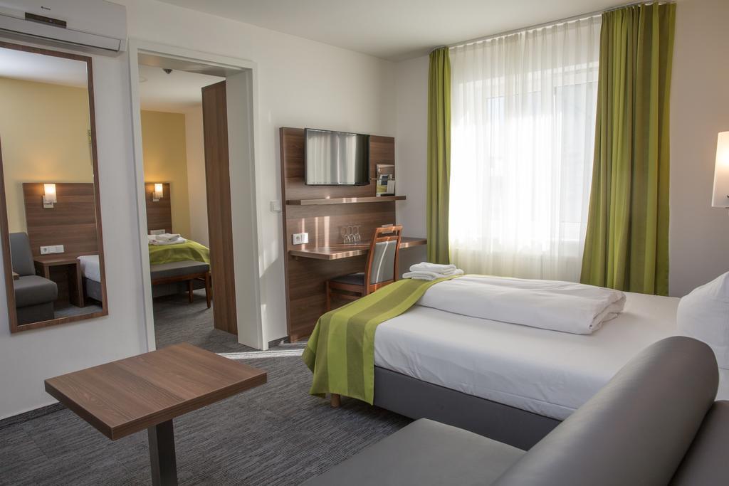 Goethe Hotel Messe By Trip Inn Frankfurt am Main ภายนอก รูปภาพ