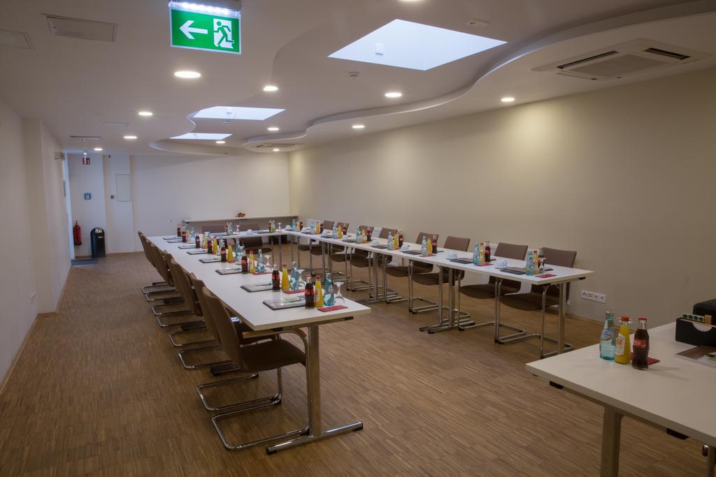 Goethe Hotel Messe By Trip Inn Frankfurt am Main ภายนอก รูปภาพ