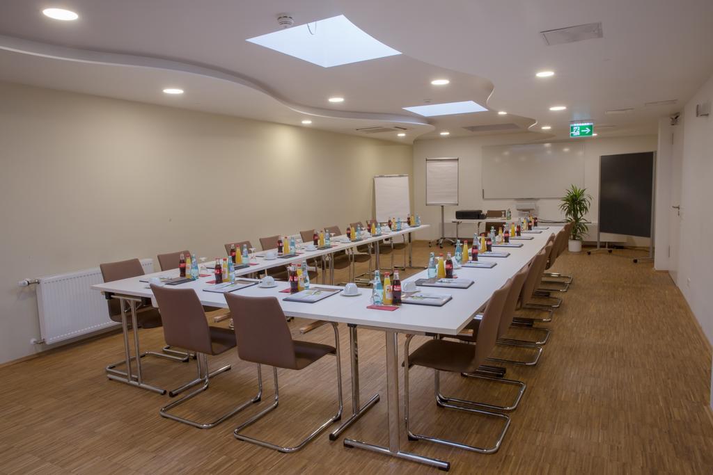 Goethe Hotel Messe By Trip Inn Frankfurt am Main ภายนอก รูปภาพ