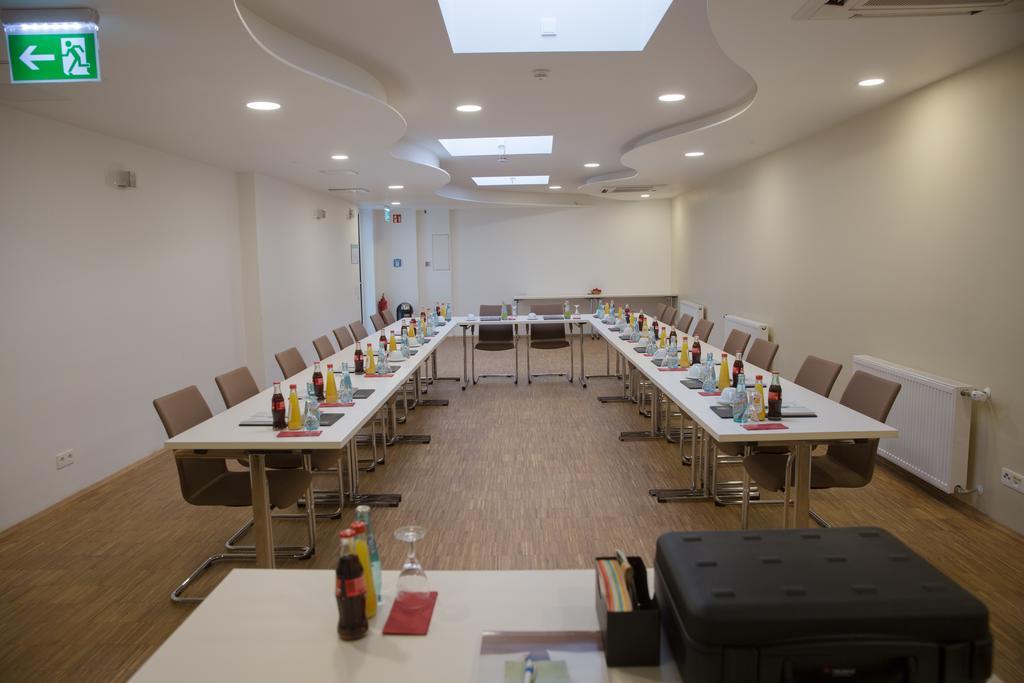 Goethe Hotel Messe By Trip Inn Frankfurt am Main ภายนอก รูปภาพ