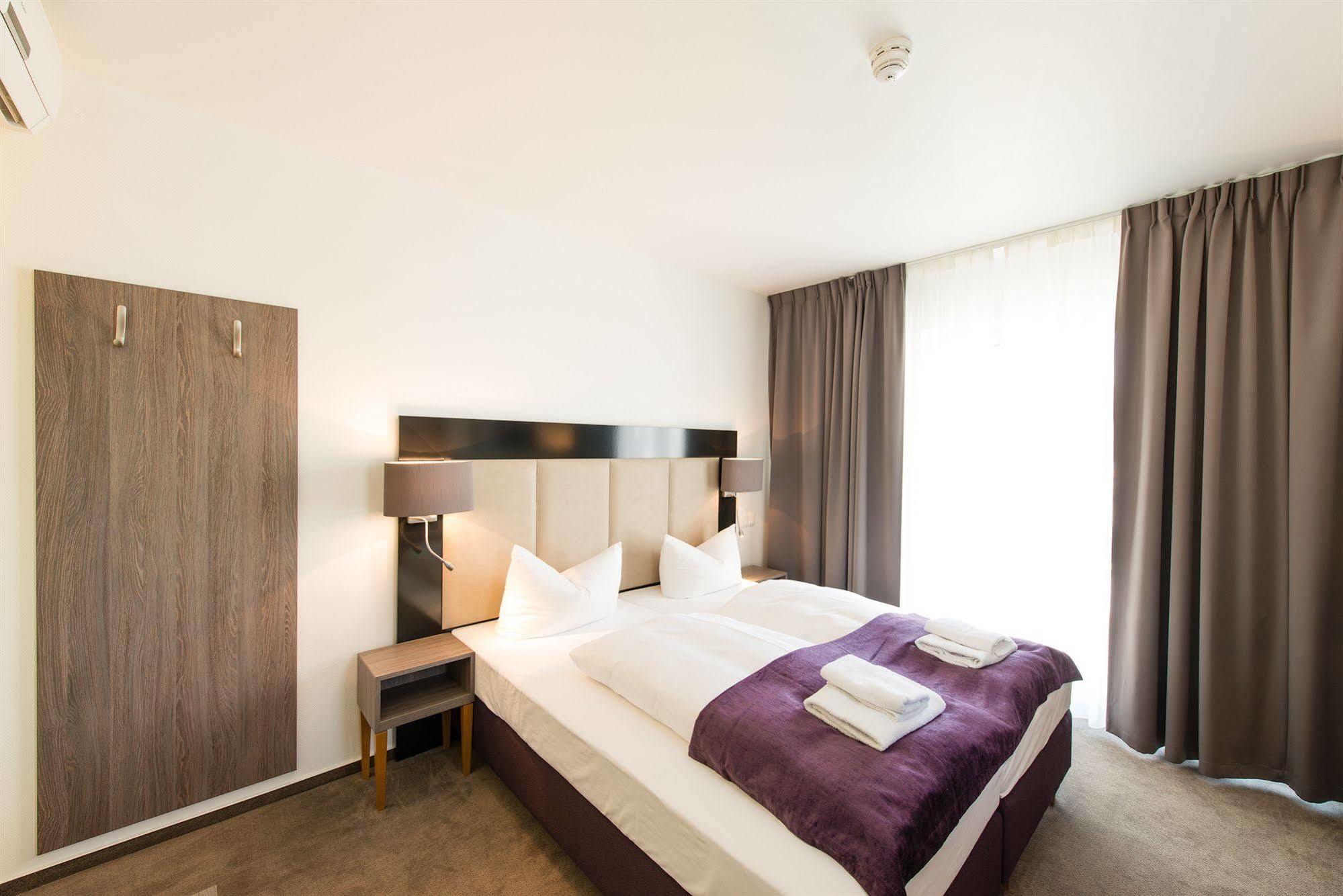 Goethe Hotel Messe By Trip Inn Frankfurt am Main ภายนอก รูปภาพ