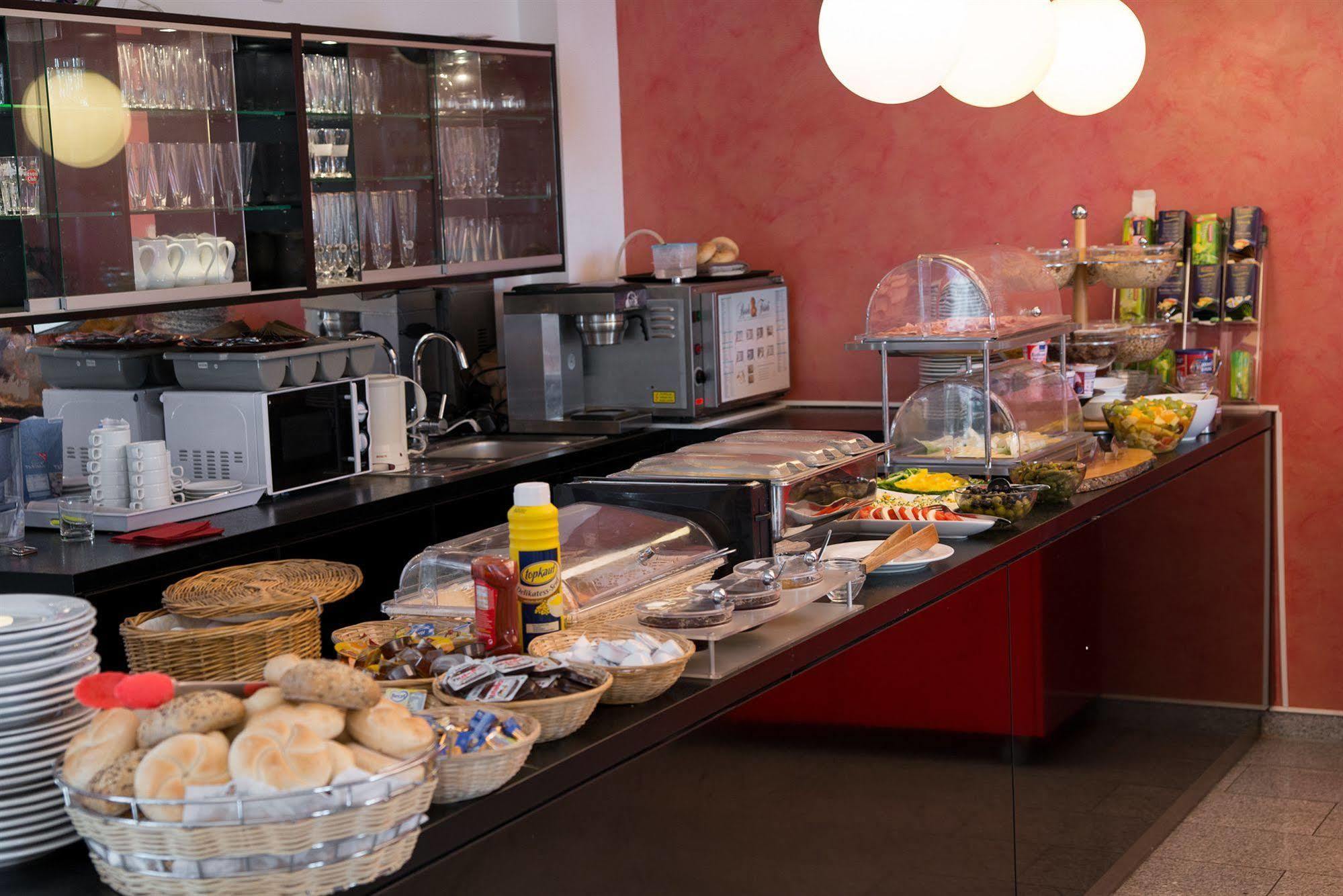 Goethe Hotel Messe By Trip Inn Frankfurt am Main ภายนอก รูปภาพ